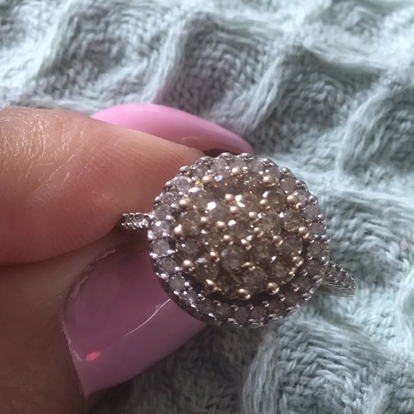 Genuine Diamond vintage Ring - Picture 2 of 4